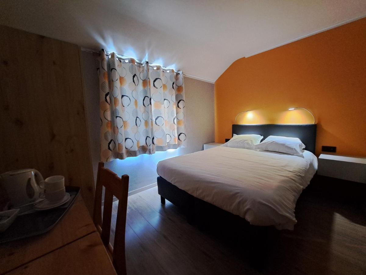 Chanteloup, Maison D'Hotes - Halleux Halleux  ภายนอก รูปภาพ